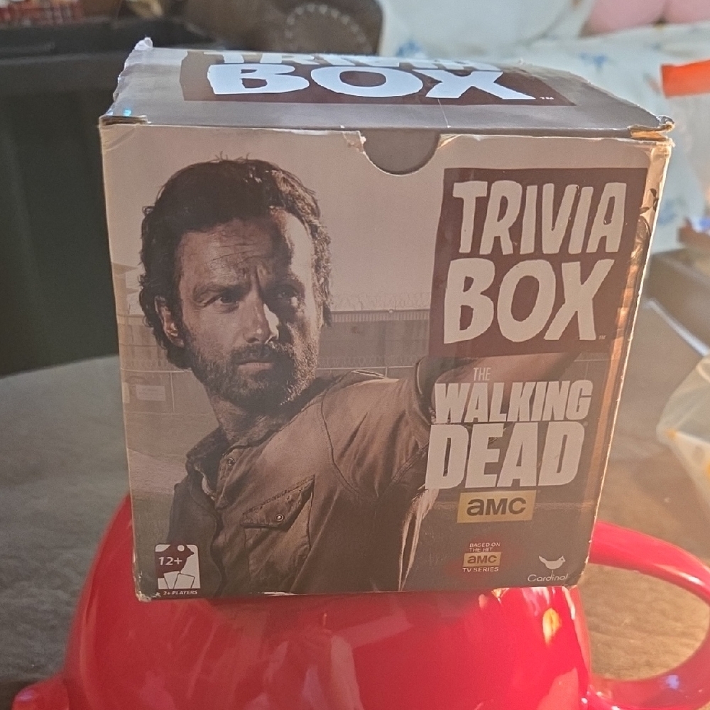 The Walking Dead Trivia Box Card Game